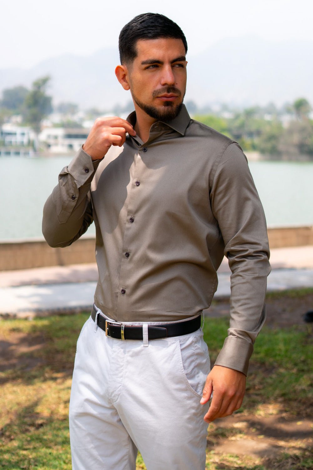 Camisa Slim Fit Algodón Stretch Café