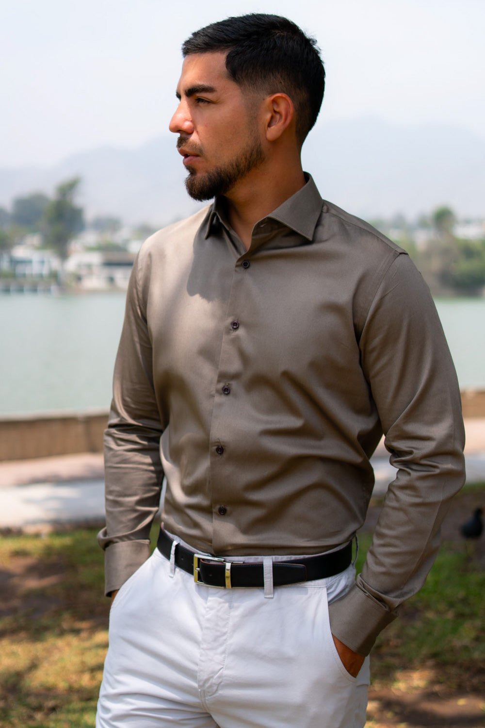 Camisa Slim Fit Algodón Stretch Café