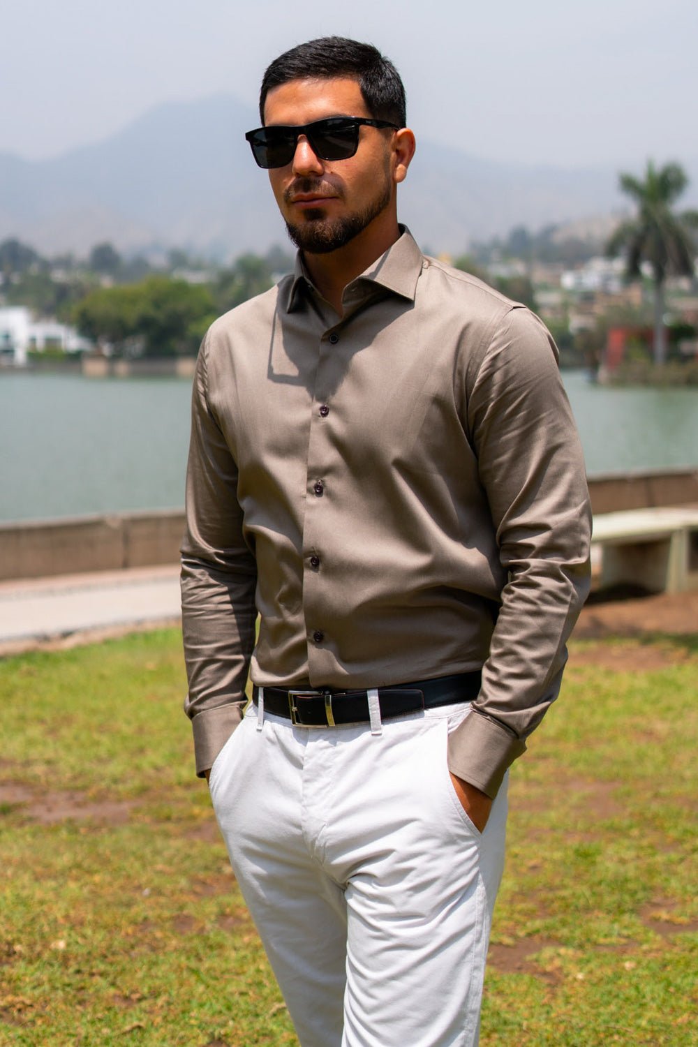 Camisa Slim Fit Algodón Stretch Café
